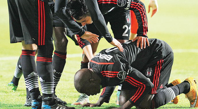 Beşiktaş'ı sırtlayan Senegalli yıldızın son kurbanı Başakşehir oldu! Beşiktaş'ı sırtlayan Senegalli yıldızın son kurbanı Başakşehir oldu!