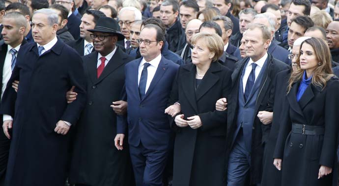 Paris'te liderler kol kola yürüdü, 1.5 milyon katıldı Paris'te liderler kol kola yürüdü, 1.5 milyon katıldı