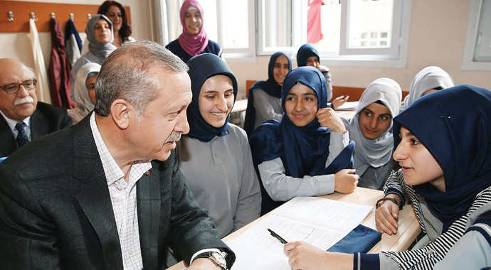 Cumhurbaşkanı Erdoğan: 'Yanlışı düzeltmek benim işim' Cumhurbaşkanı Erdoğan: 'Yanlışı düzeltmek benim işim'