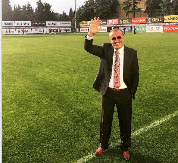 Abdürrahim Albayrak'tan veda pozu Abdürrahim Albayrak'tan veda pozu