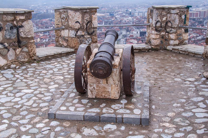 Kosova'daki Osmanlı kalesi çöktü Kosova'daki Osmanlı kalesi çöktü