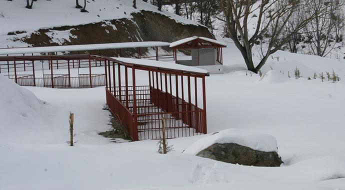 Tarihi pazarı kar vurdu Tarihi pazarı kar vurdu
