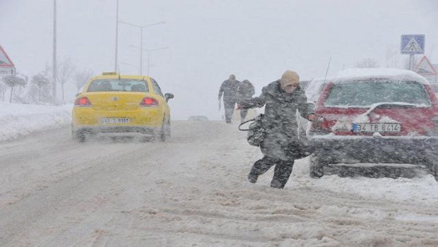 İstanbul'da okullar tatil mi? İBB'den acil uyarı İstanbul'da okullar tatil mi? İBB'den acil uyarı