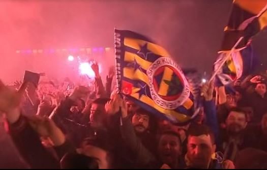 Fenerbahçe'ye muhteşem karşılama Fenerbahçe'ye muhteşem karşılama