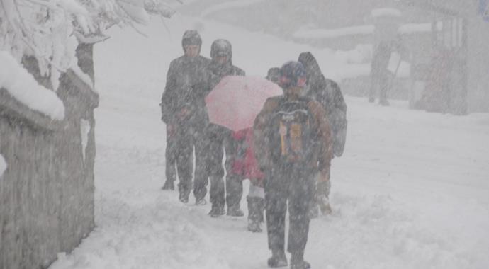 İstanbul'da yarın okullar tatil mi? (19 Şubat kar tatili) İstanbul'da yarın okullar tatil mi? (19 Şubat kar tatili)