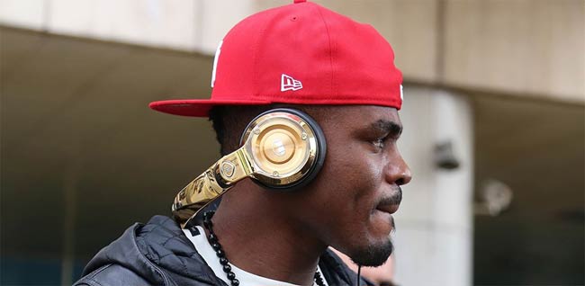 Rap yıldızı değil Emenike Rap yıldızı değil Emenike