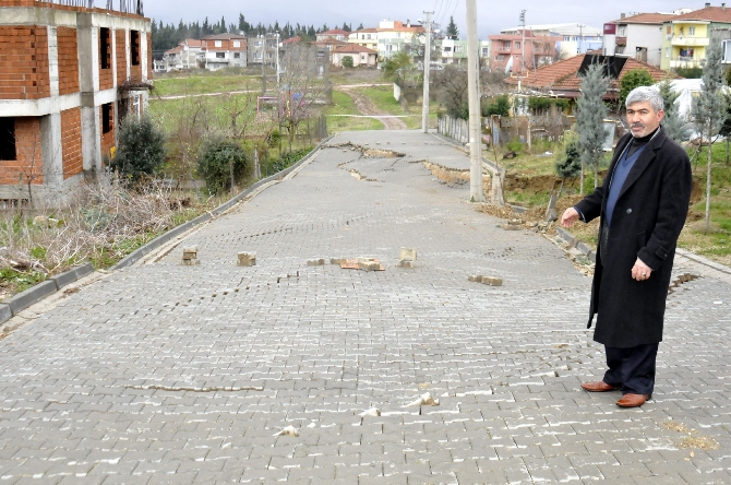 Sokakta korkutan manzara Sokakta korkutan manzara