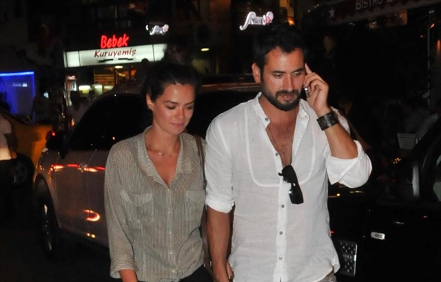 Özge Pirinçci: 'Bazen aradığın burnunun dibindedir' Özge Pirinçci: 'Bazen aradığın burnunun dibindedir'