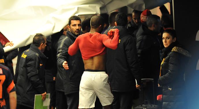 Arena'da koridorlar savaş alanı! Arena'da koridorlar savaş alanı!