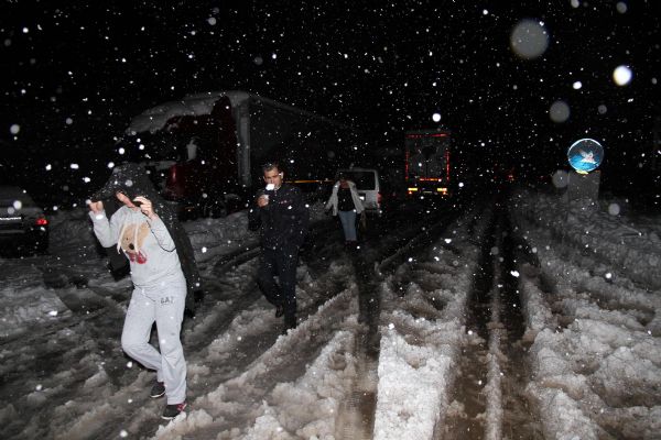 Yeni yıla mahsur girdiler Yeni yıla mahsur girdiler