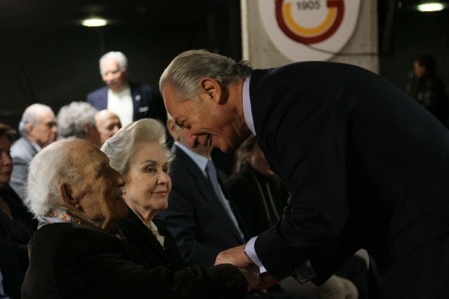 Galatasaray Divan Kurulu olağanüstü toplantı yaptı Galatasaray Divan Kurulu olağanüstü toplantı yaptı