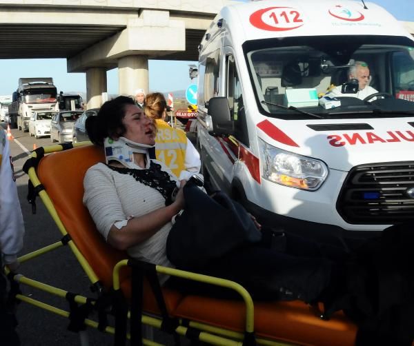 Servisler çarpıştı! Ölü ve yaralılar var Servisler çarpıştı! Ölü ve yaralılar var