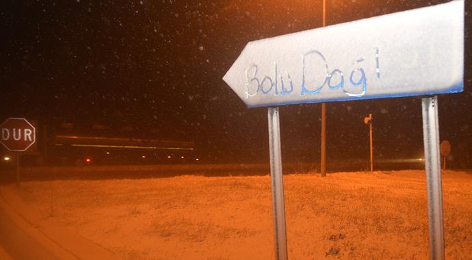 Bolu Dağı'nda kar yağışı başladı Bolu Dağı'nda kar yağışı başladı