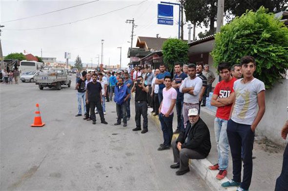 İzmir'de korkutan yangın İzmir'de korkutan yangın