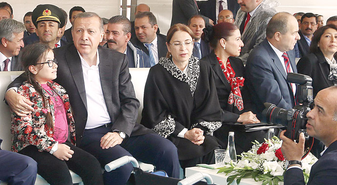 Cumhurbaşkanı Erdoğan Demirtaş'ı eleştirdi Cumhurbaşkanı Erdoğan Demirtaş'ı eleştirdi