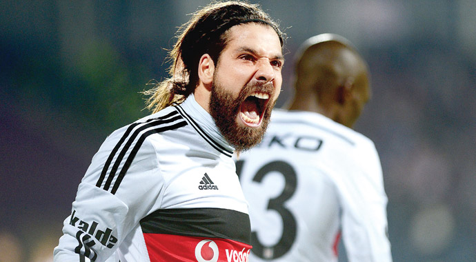 Beşiktaş taraftarı harekete geçti! Eylem zamanı... Beşiktaş taraftarı harekete geçti! Eylem zamanı...