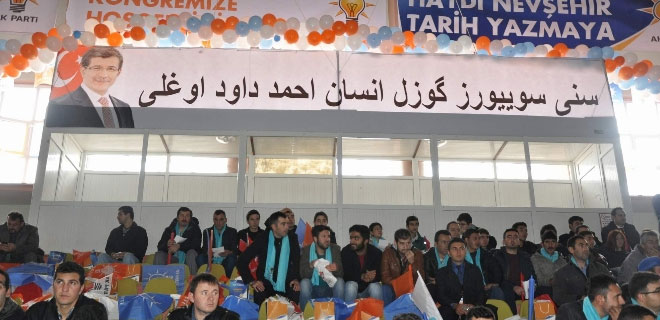 Başbakan kürsüye o belgelerle çıktı Başbakan kürsüye o belgelerle çıktı