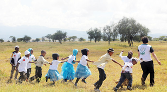 Siyah gülücükler ülkesi Tanzanya Siyah gülücükler ülkesi Tanzanya