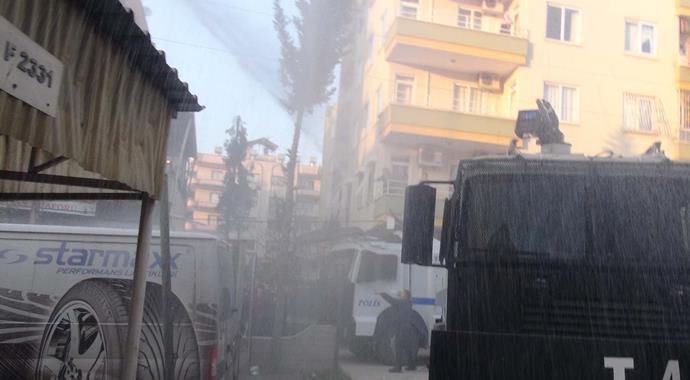 Korkutan yangını TOMA söndürdü Korkutan yangını TOMA söndürdü