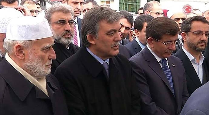 İşadamı Fahreddin Tivnikli'nin cenazesi defnedildi İşadamı Fahreddin Tivnikli'nin cenazesi defnedildi