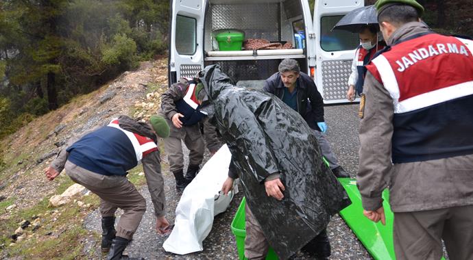 Özgecan'ın annesi 'Sütünü ve harçlığını verdim gitti' Özgecan'ın annesi 'Sütünü ve harçlığını verdim gitti'