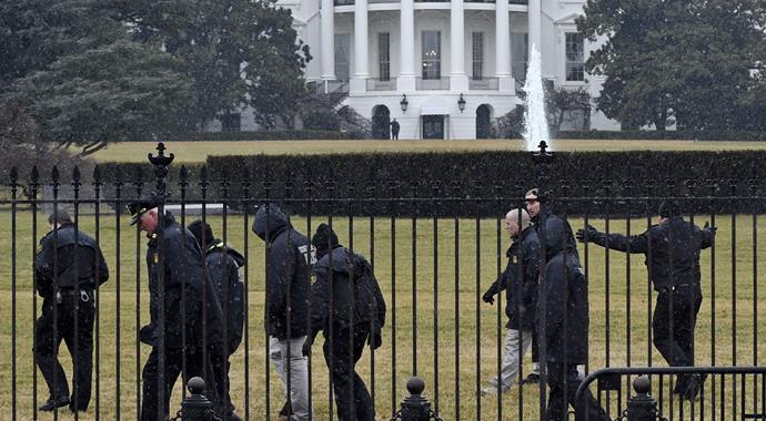 Beyaz Saray'da büyük panik! Beyaz Saray'da büyük panik!