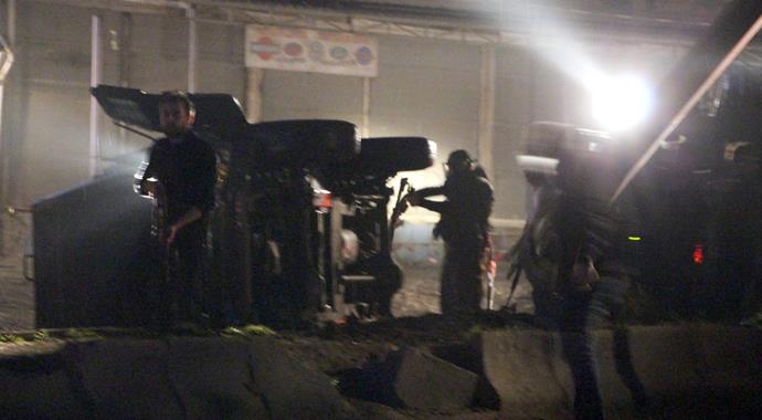 Şırnak'ta gerginlik: 2 polis yaralı Şırnak'ta gerginlik: 2 polis yaralı