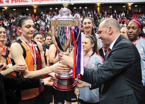 Kadınlar Basketbol Ligi'nde G.Saray Odeabank 13. kez mutlu sona ulaştı Kadınlar Basketbol Ligi'nde G.Saray Odeabank 13. kez mutlu sona ulaştı