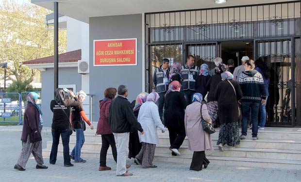 Madenci ailelerinin "Mehmet Efe" tepkisi Madenci ailelerinin "Mehmet Efe" tepkisi