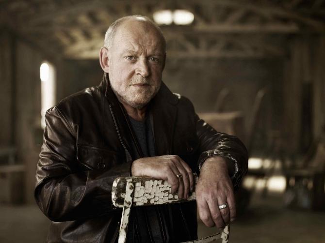 Dünyaca ünlü şarkıcı hayatını kaybetti Dünyaca ünlü şarkıcı hayatını kaybetti