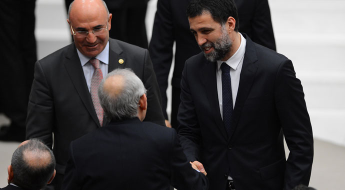 Yüce Divan oylamasından satır başları Yüce Divan oylamasından satır başları