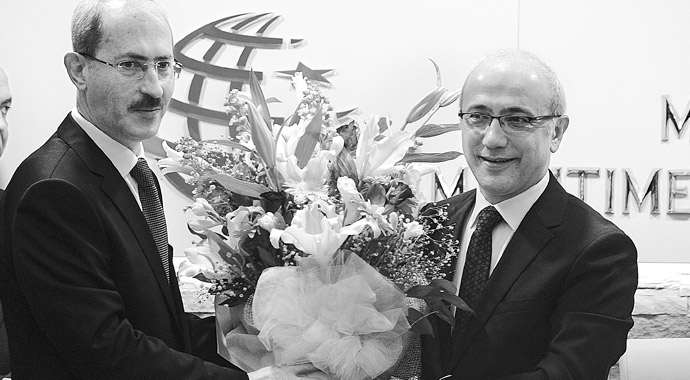 3 Bakanlık Müsteşarlara emanet! Yola aynen devam 3 Bakanlık Müsteşarlara emanet! Yola aynen devam