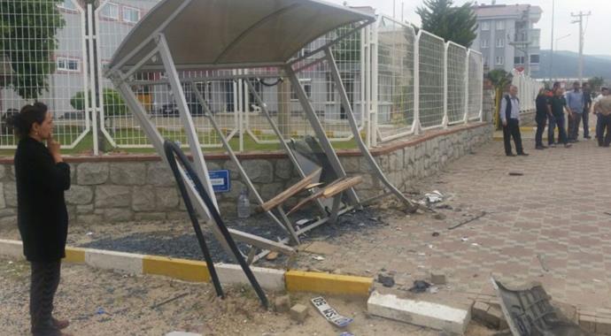 Bursa'da feci kaza: 5 yaralı Bursa'da feci kaza: 5 yaralı