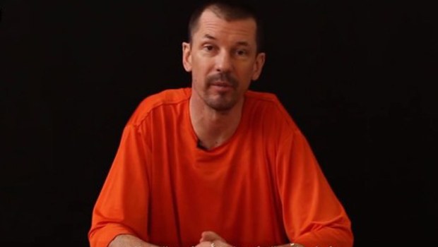 IŞİD esir İngiliz gazeteciye Kobani'de haber yaptırdı IŞİD esir İngiliz gazeteciye Kobani'de haber yaptırdı