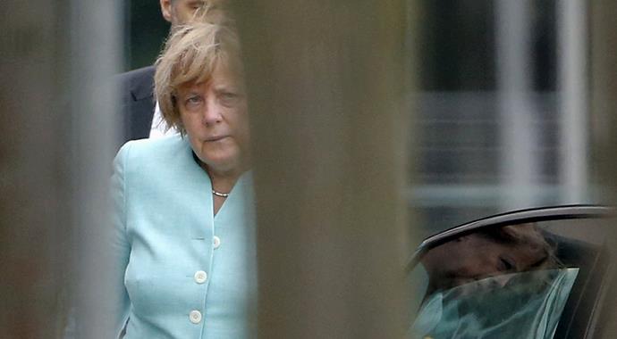 Tarihi kare! Merkel hiç böyle görülmemişti Tarihi kare! Merkel hiç böyle görülmemişti