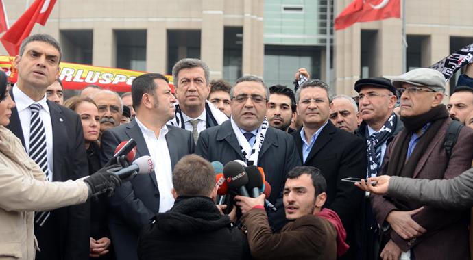 Çarşı hakime karşı! Çarşı hakime karşı!