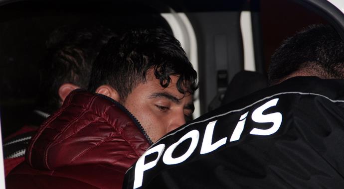 Adana'da bomba yüklü araç alarmı Adana'da bomba yüklü araç alarmı