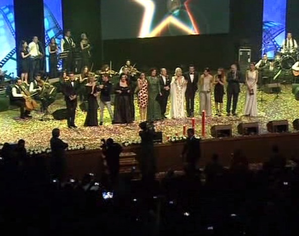 100. yılda yıldızlar geçidi 100. yılda yıldızlar geçidi