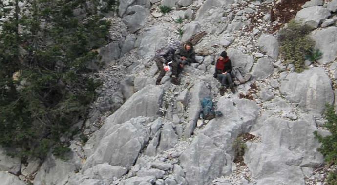 Antalya'da 3 gün sonra bulunan öğrenci turistler ailelerine kavuştu Antalya'da 3 gün sonra bulunan öğrenci turistler ailelerine kavuştu