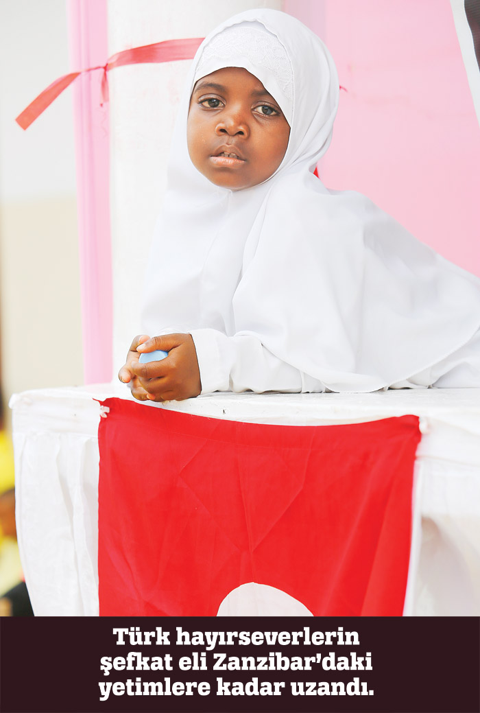 Siyah gülücükler ülkesi Tanzanya Siyah gülücükler ülkesi Tanzanya