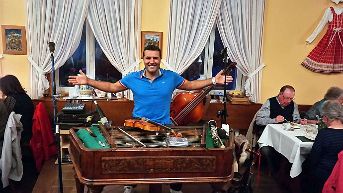 Türk işadamından barış için dünya turu Türk işadamından barış için dünya turu