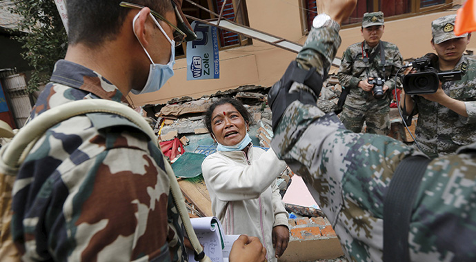 Nepal'deki depremde ölü sayısı 6 bini aştı Nepal'deki depremde ölü sayısı 6 bini aştı