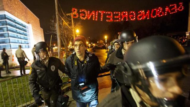 Siyahi öfke sürüyor! Siyahi öfke sürüyor!