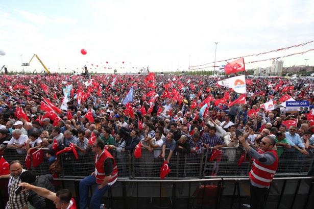 Fetih Şöleni'nde mahşeri kalabalık Fetih Şöleni'nde mahşeri kalabalık