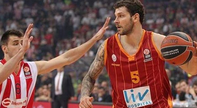 Galatasaray'ın yıldızı Barcelona'ya gidiyor Galatasaray'ın yıldızı Barcelona'ya gidiyor