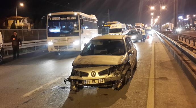 Sarhoş sürücüler trafiği birbirine kattı Sarhoş sürücüler trafiği birbirine kattı