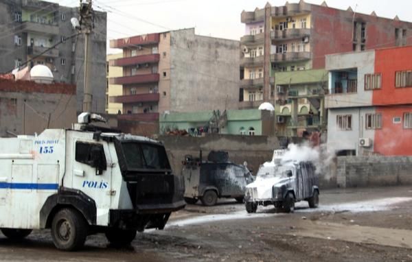 Silopi'de olaylı Kobani protestosu Silopi'de olaylı Kobani protestosu