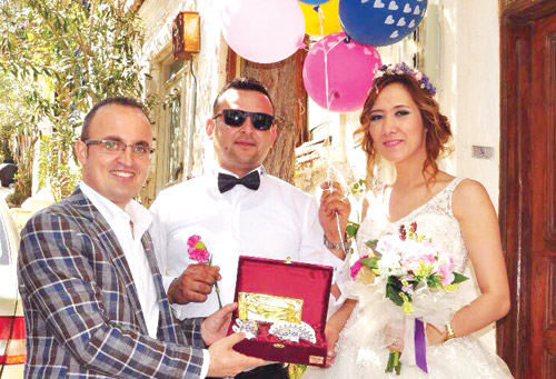 Adaylardan şaşırtan hikayeler Adaylardan şaşırtan hikayeler