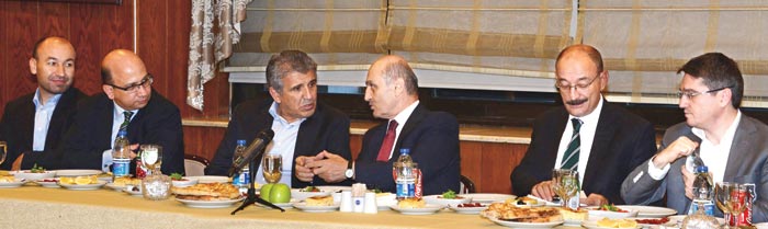 Bakan Bayraktar, 'Bir ayda 60 bin konutun yıkımına başlanacak' Bakan Bayraktar, 'Bir ayda 60 bin konutun yıkımına başlanacak'