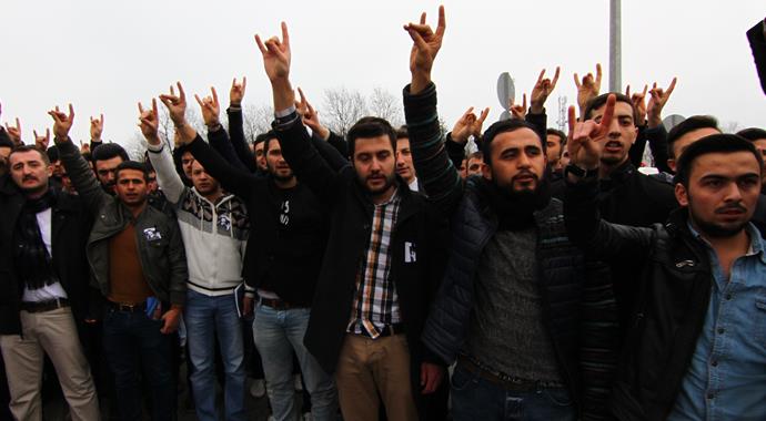 İki üniversitede gergin anlar